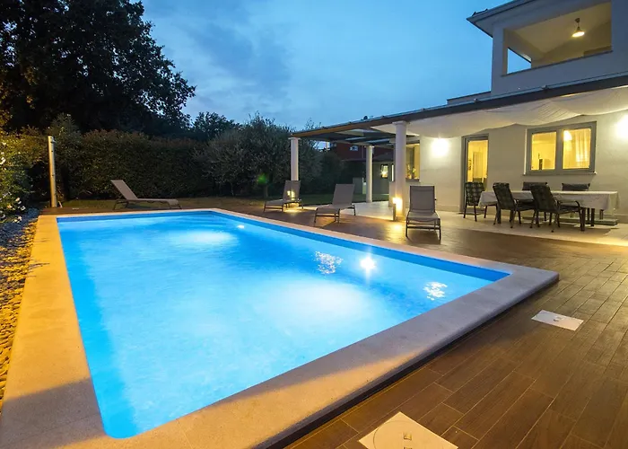 Family Paris Villa *