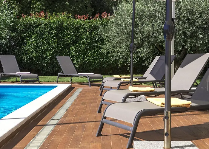 Family Paris Villa *