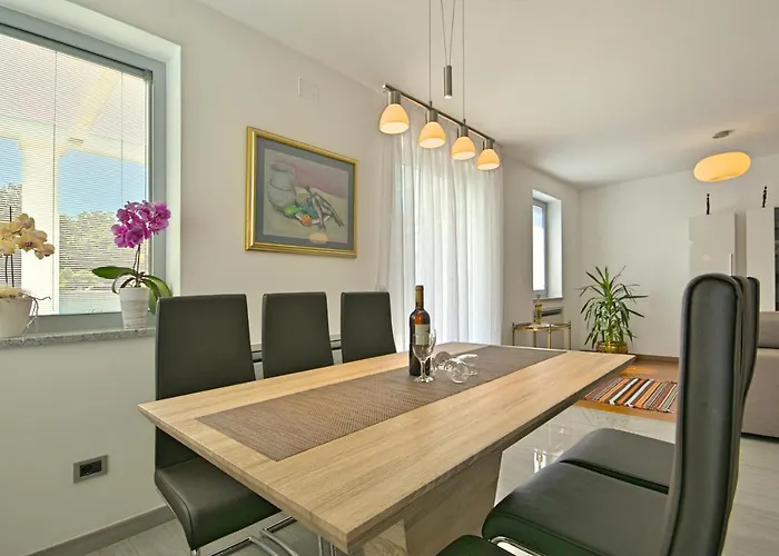 Family Paris Villa Umag