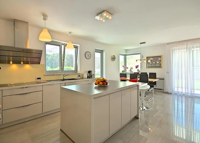 Family Paris Villa Umag